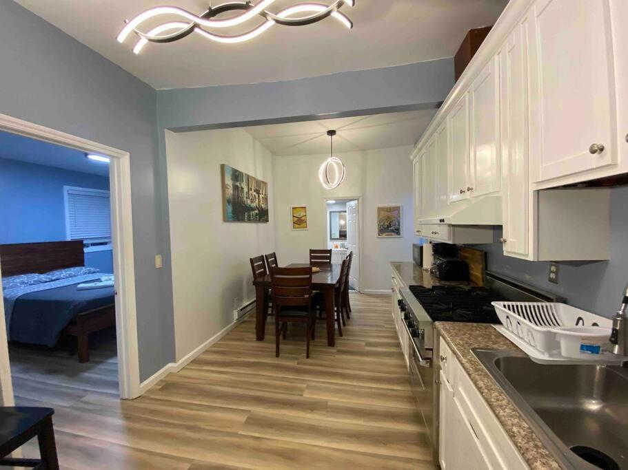 Victorian Oasis: Charm & Convenience Near Merritt Ferienhaus